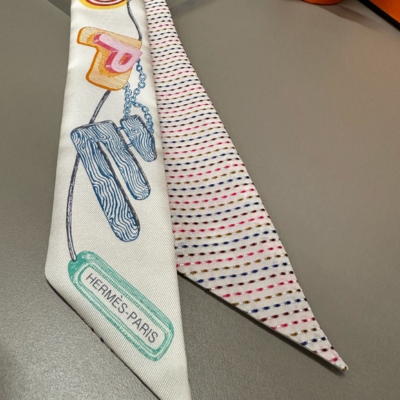 HERMES • Chevaloscope Pointille Twilly 100 % silk NIB with tags - Picture 5 of 9